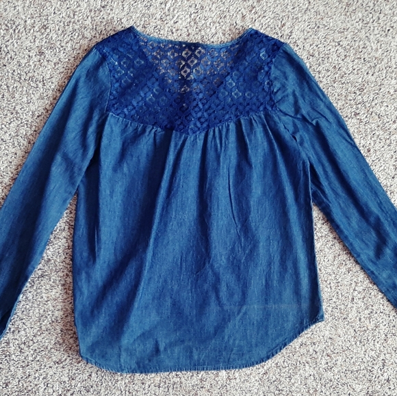 Women's Peasant Shirt Blue Denim Color Size Small - Picture 3 of 4